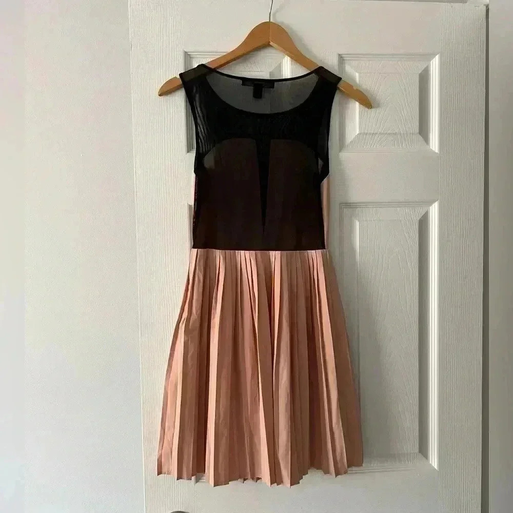 Pink Dress with mesh back - Picture 4 of 6